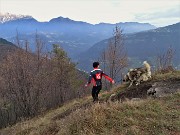 78 Aron e Leo proseguono il loro  frequente giro sui monti sopra casa  guidati dall'amico di Spino al Brembo 